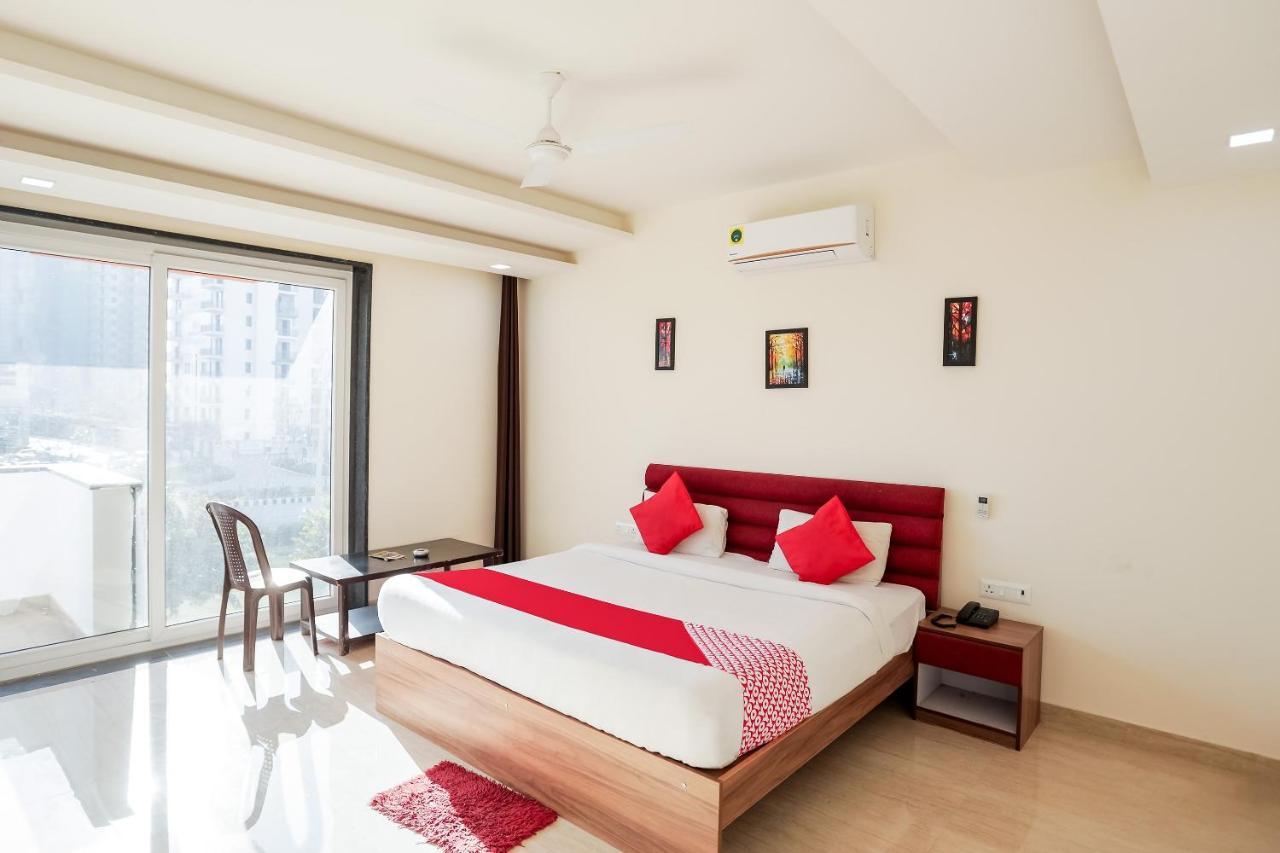 Oyo 65118 Hotel Vatika Gurgáon Kültér fotó