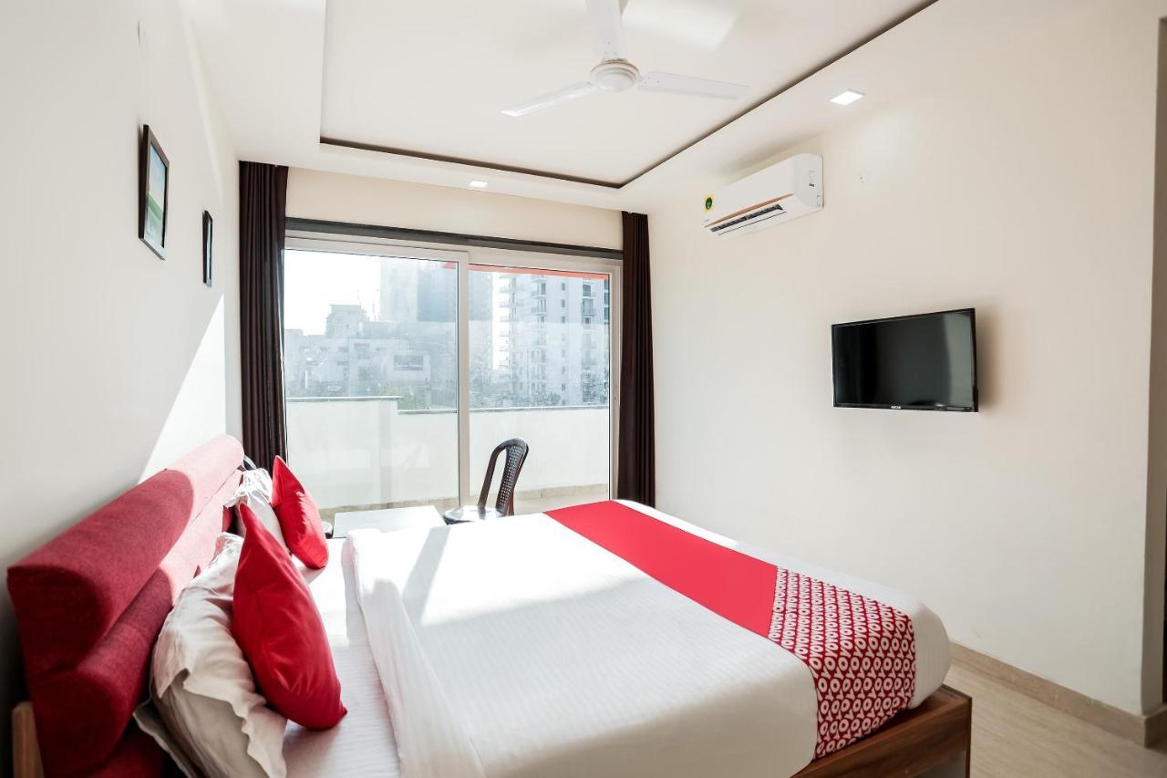 Oyo 65118 Hotel Vatika Gurgáon Kültér fotó