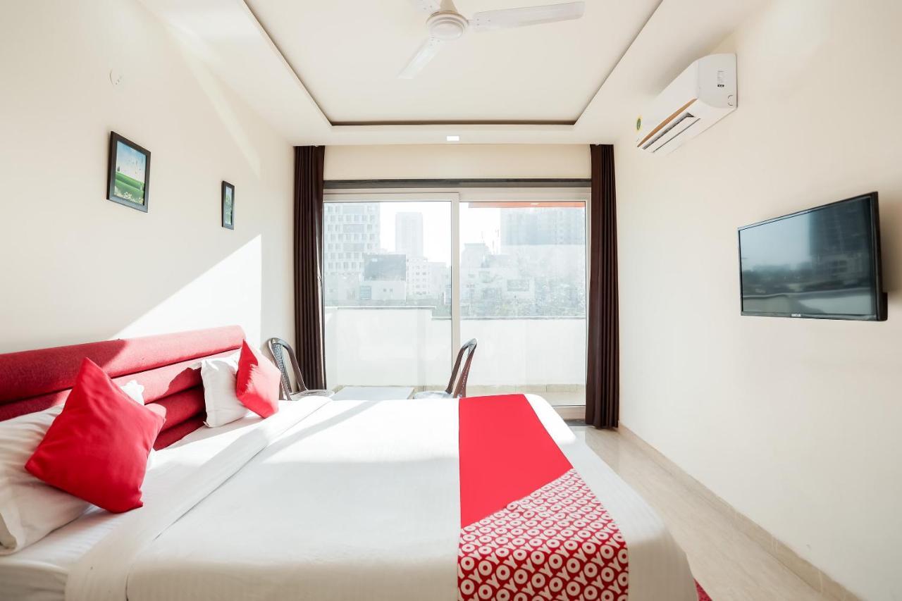 Oyo 65118 Hotel Vatika Gurgáon Kültér fotó