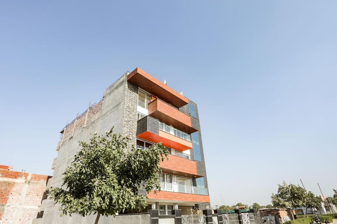 Oyo 65118 Hotel Vatika Gurgáon Kültér fotó